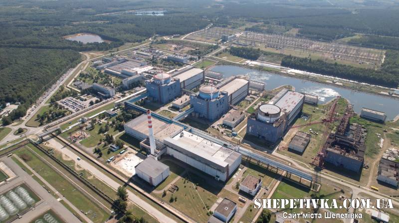 Росія атакувала електропідстанції, що живлять Хмельницьку та Рівненську АЕС