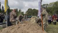 До останнього подиху боронив Україну: у селі В’язовець прощались із Олегом Шевякіним