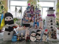 У шепетівській школі організували виставку сніговиків без снігу