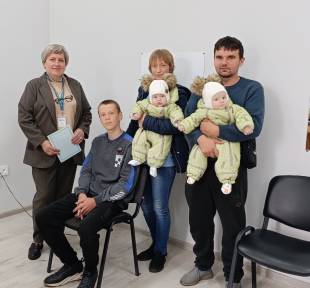 Підтримати Артура під час отримання першого паспорта прийшла вся родина
