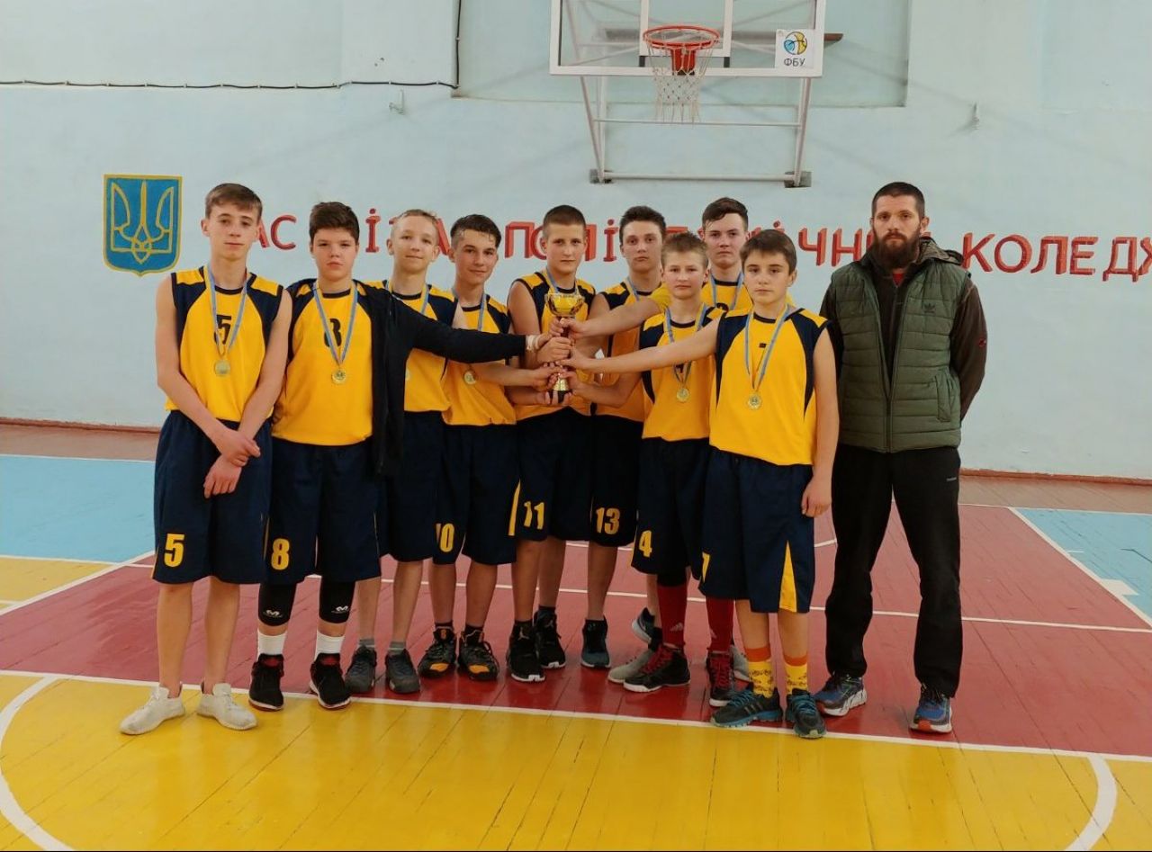Шепетівська команда привезла золото з обласного чемпіонату з баскетболу