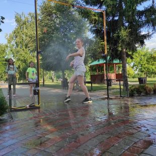 У Нетішині водяна арка не пропрацювала і доби, як з неї викрали форсунки