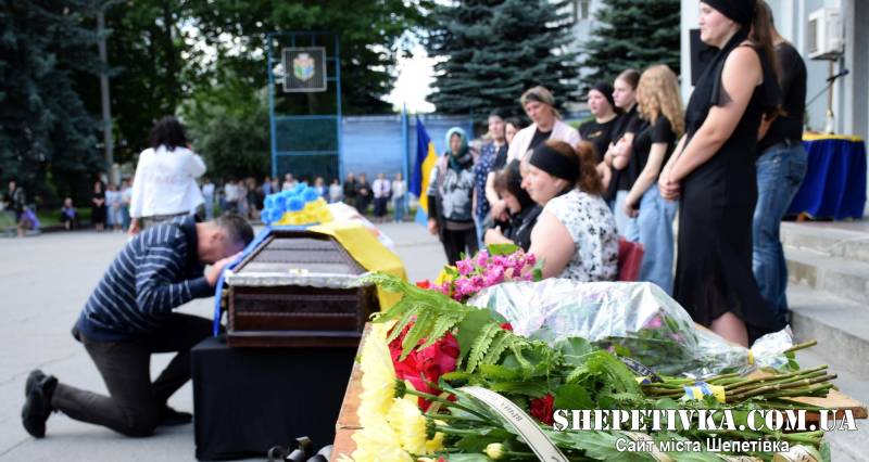 Життя, сповнене випробувань і великої любові, обірвала війна: у засвіти провели Віталія Григорова