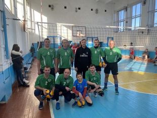 Шепетівські волейболісти перемогли на турнірі в Понінці