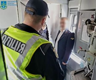Переправляв ухилянтів у вентиляційній шахті потяга – судитимуть провідника «Укрзалізниці»