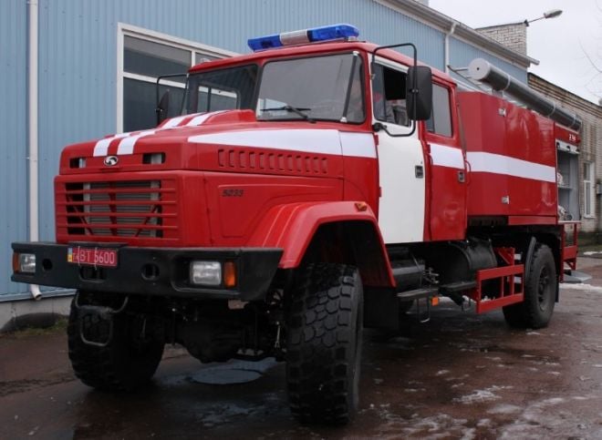 Шепетівські поліцейські нагадали рятувальникам про правила дорожнього руху