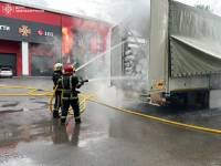 Незвичайний випадок: пожежа сама «під’їхала» до воріт пожежно-рятувальної частини