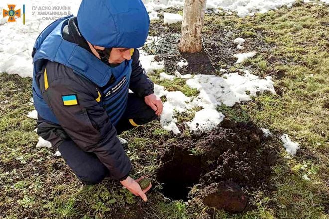 Сапери виявили ручну гранату часів Другої світової війни