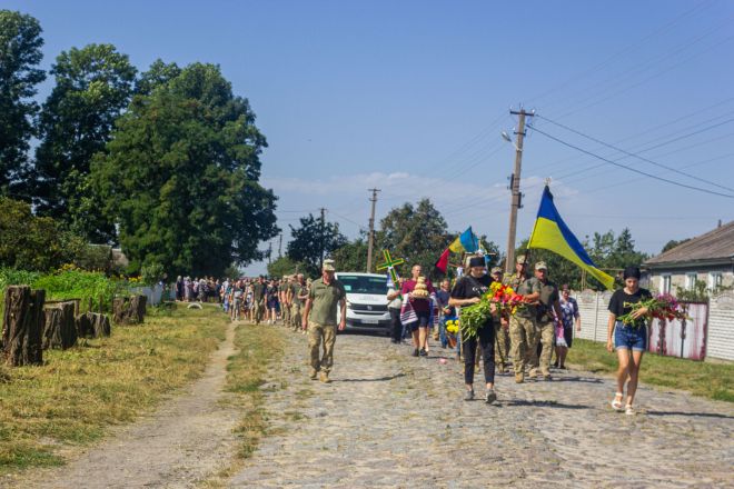 На Шепетівщині у вічність провели стрільця-снайпера Музику Богдана Олеговича