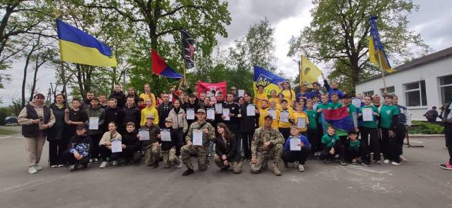 У Шепетівці у військово-патріотичній грі змагались новаки та джури
