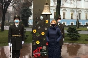 Олена Драчук: “Валентин дав початок тому, що не відпускає нашу сім’ю дотепер”