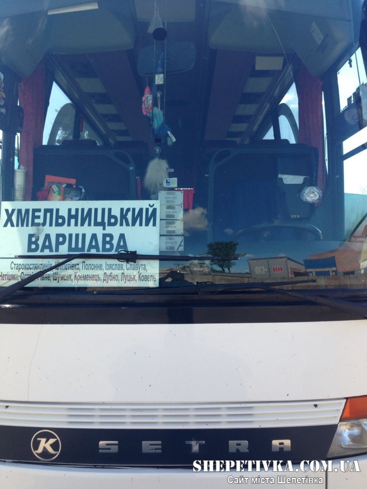 Неподалік Красилова обстріляли автобус шепетівського перевізника