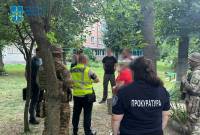 Вимагали 100 тис. доларів США неіснуючого боргу: затримали двох спільників