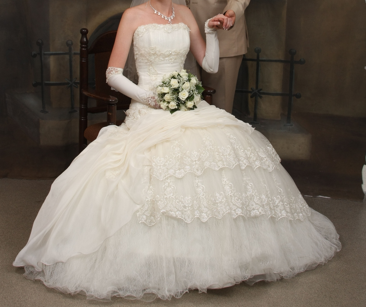 Весільну сукню не продала, але залишилась без 9095 гривень