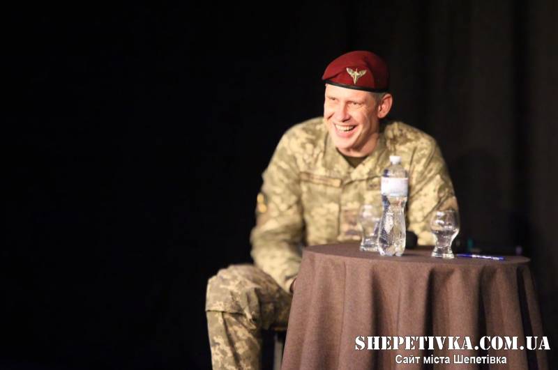 У Нетішині відбулася зустріч з актором-воїном Олексієм Тритенком