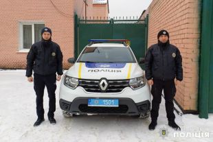 На Шепетівщині патрульні спільно з пожежниками рятували життя 45-річному чоловікові