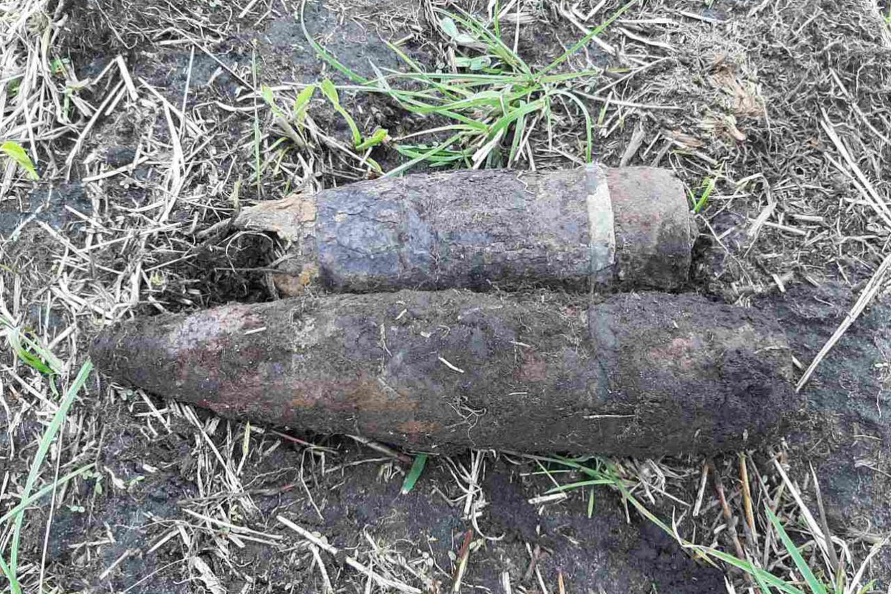 На Шепетівщині сапери знешкодили 3 артснаряди часів Другої світової війни