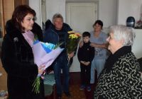 У Шепетівці вітали ювілярку з 90-річчям