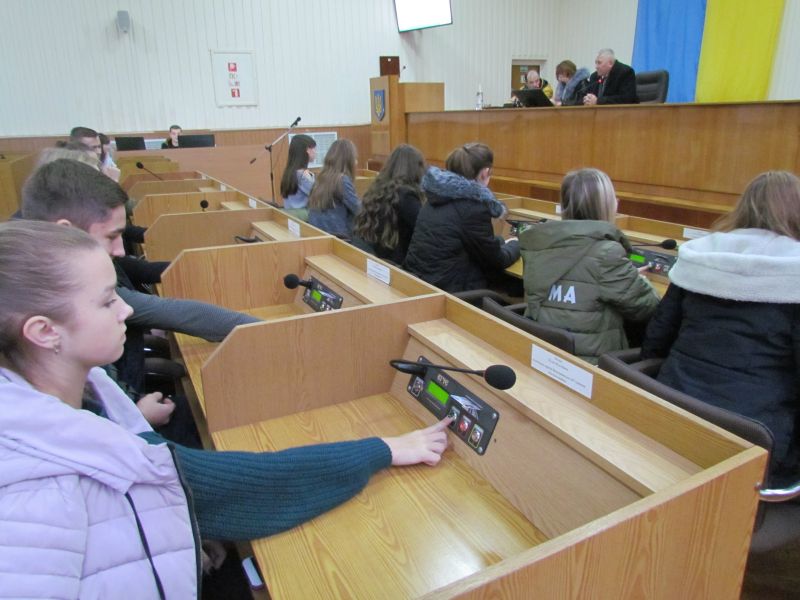 Шепетівська молодь спробувала себе у ролі місцевих депутатів