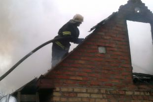 На вулиці Пліщинській горів житловий будинок