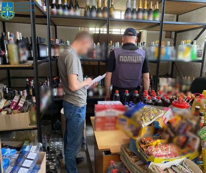 Мешканця Шепетівщини засудили за збут фальсифікованого алкоголю та цигарок