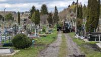Обмеження руху транспорту на міському кладовищі: у які дні та години