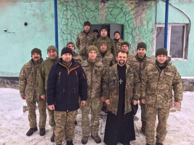 Шепетівський священик відвідав наших бійців у зоні ООС