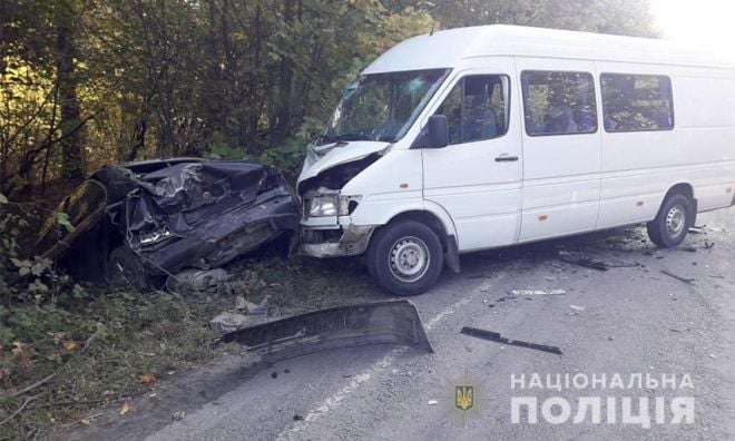 Шепетівський водій &quot;БМВ&quot; в&#039;їхав у бус &quot;Мерседес Спринтер&quot;