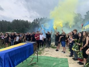 У Славуті прощались із професійним футболістом та добровольцем «Азову» Тихонцем Олександром