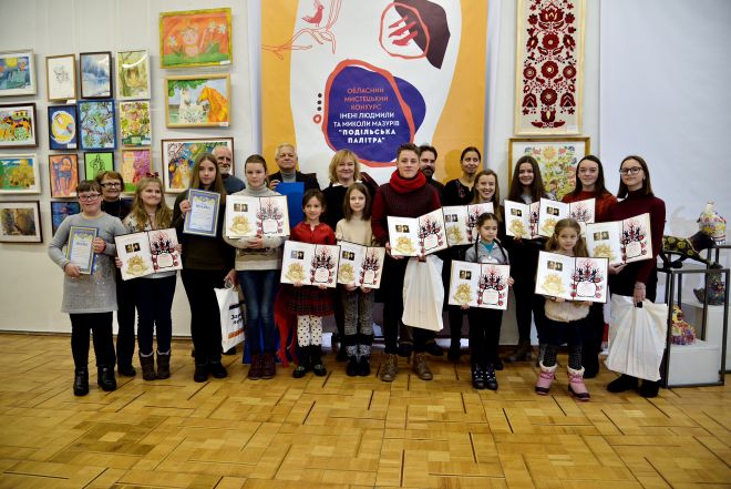 Юна шепетівчанка привезла нагороду із обласного мистецького конкурсу