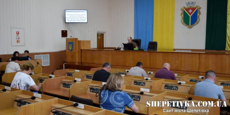 Виконком: нові тарифи на тепло й вивезення сміття, громадський транспорт та харчування у школах