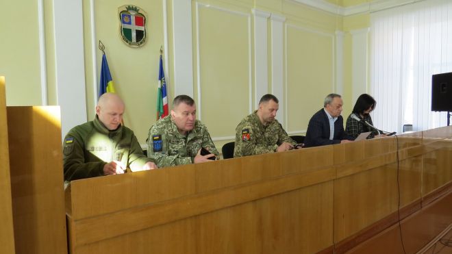 У Шепетівці радились щодо організації роботи територіальної оборони та військово-облікової роботи