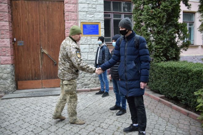 39 мешканців Шепетівщини поповнять лави українського війська