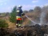 Попри спеку мешканці Шепетівщини продовжують палити сухостій