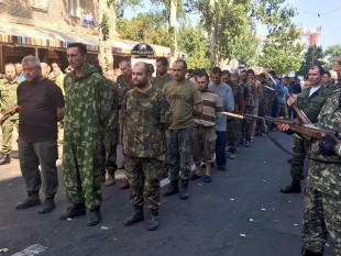 Наш земляк йшов у &quot;марші полонених&quot; в Донецьку