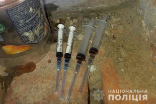 Правоохоронці взяли під варту 30-річного шепетівчанина, який збував метадон