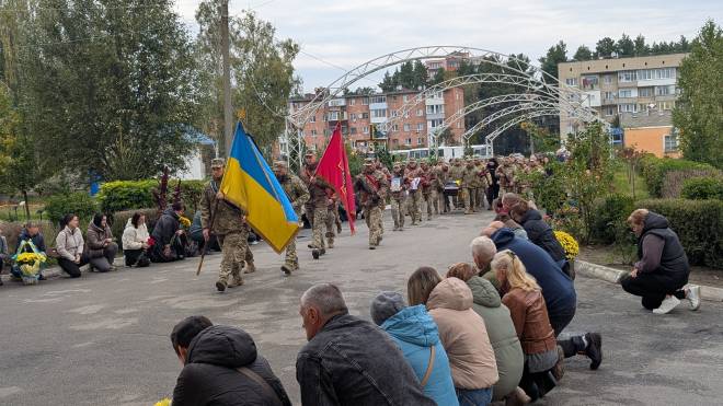 Повернувся із-за кордону, щоб боронити Україну: у вічність провели Руслана Антошка