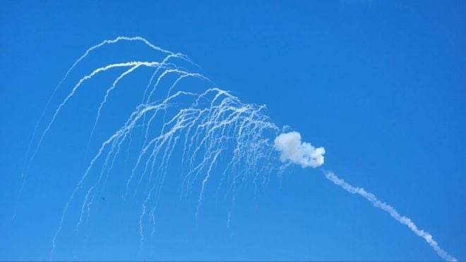 Сили ППО &quot;відпрацювали&quot; одну ціль над Хмельниччиною, понад 20 ракет над Україною знешкодили незвичним способом