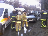 Авто не розминулось із стовбом