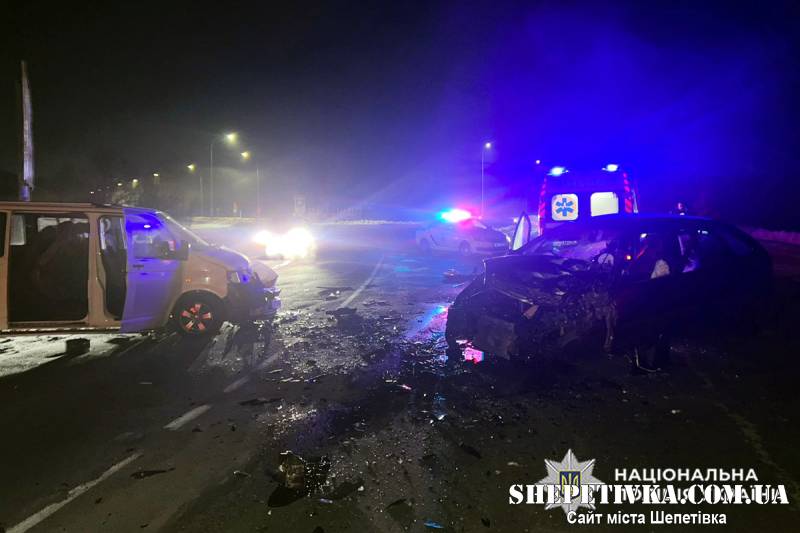 Неподалік Нетішина зіткнулось два автомобілі: троє травмувалось, серед яких 2-річна дитина