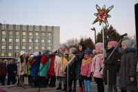 Учні дитячої музичної школи привітали шепетівчан колядкою