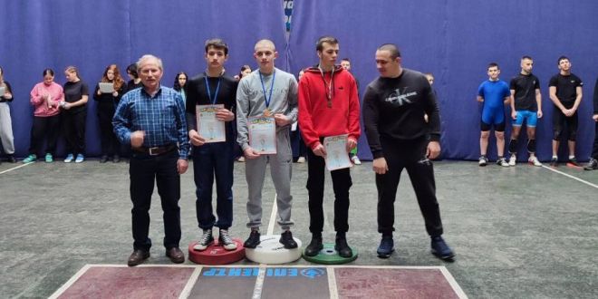 Вихованці Шепетівської КДЮСШ здобули нагороди Кубку Хмельницької області з важкої атлетики серед дорослих