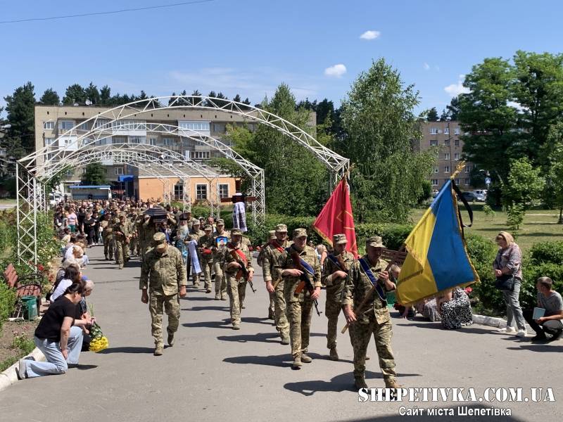 Від строковика в Шепетівці до загартованого боями сержанта: у Славуті попрощалися із Федором Алєксєєвим