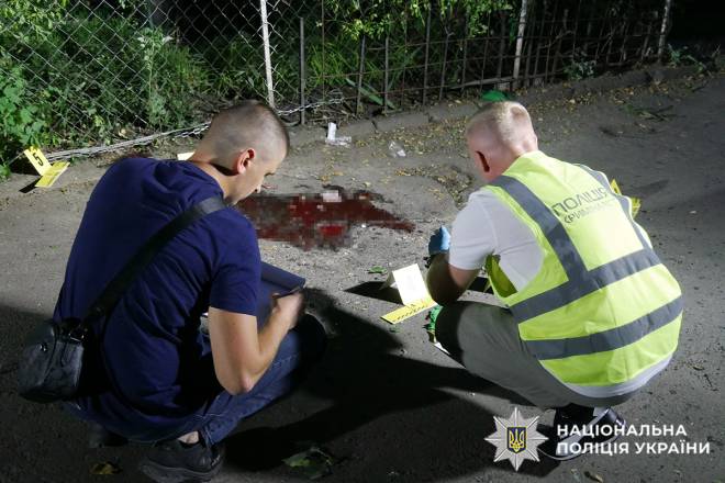 Підірвав гранату у дворі будинку та лишився без руки