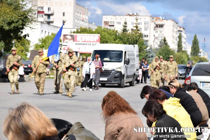 «Серце не витримало навантажень»: шепетівчани провели у засвіти Олега Анфілатова