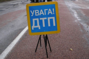 На своєму авто наїхала на жінку