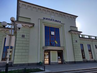 Шепетівський залізничний вокзал перетворять у клієнтоорієнтовану зону