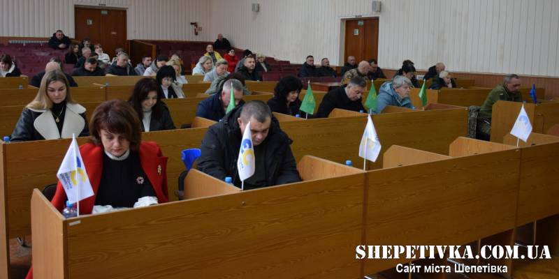 Сесія міськради: перехід міста на індивідуальне опалення, списання автобусних зупинок, пилосос для прибирання вулиць