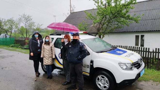 На Шепетівщині перевіряли дітей, які повернулися до сімей із закладів інституційного догляду