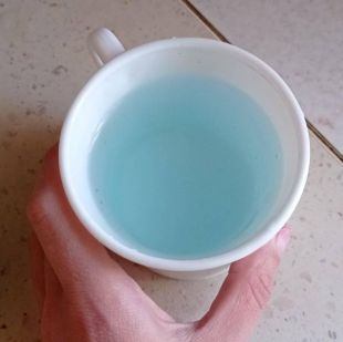 Із кранів шепетівчан тече блакитна вода. Ми з'ясували чому так трапилось